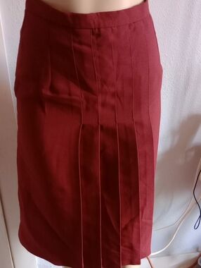 Women's Pleated Pencil Skirt in Burgundy